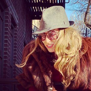 Meet your Posher, Carolina